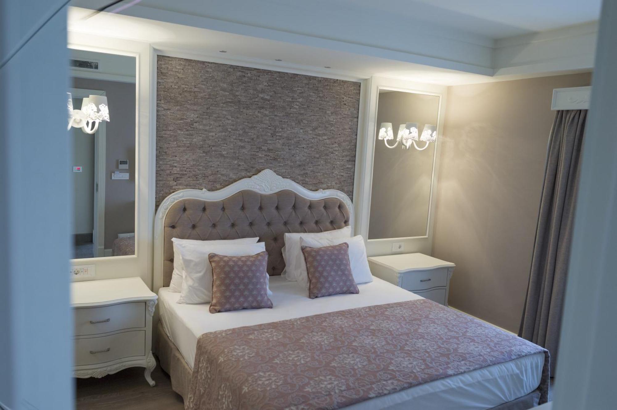 Ena Boutique & Residences 4*