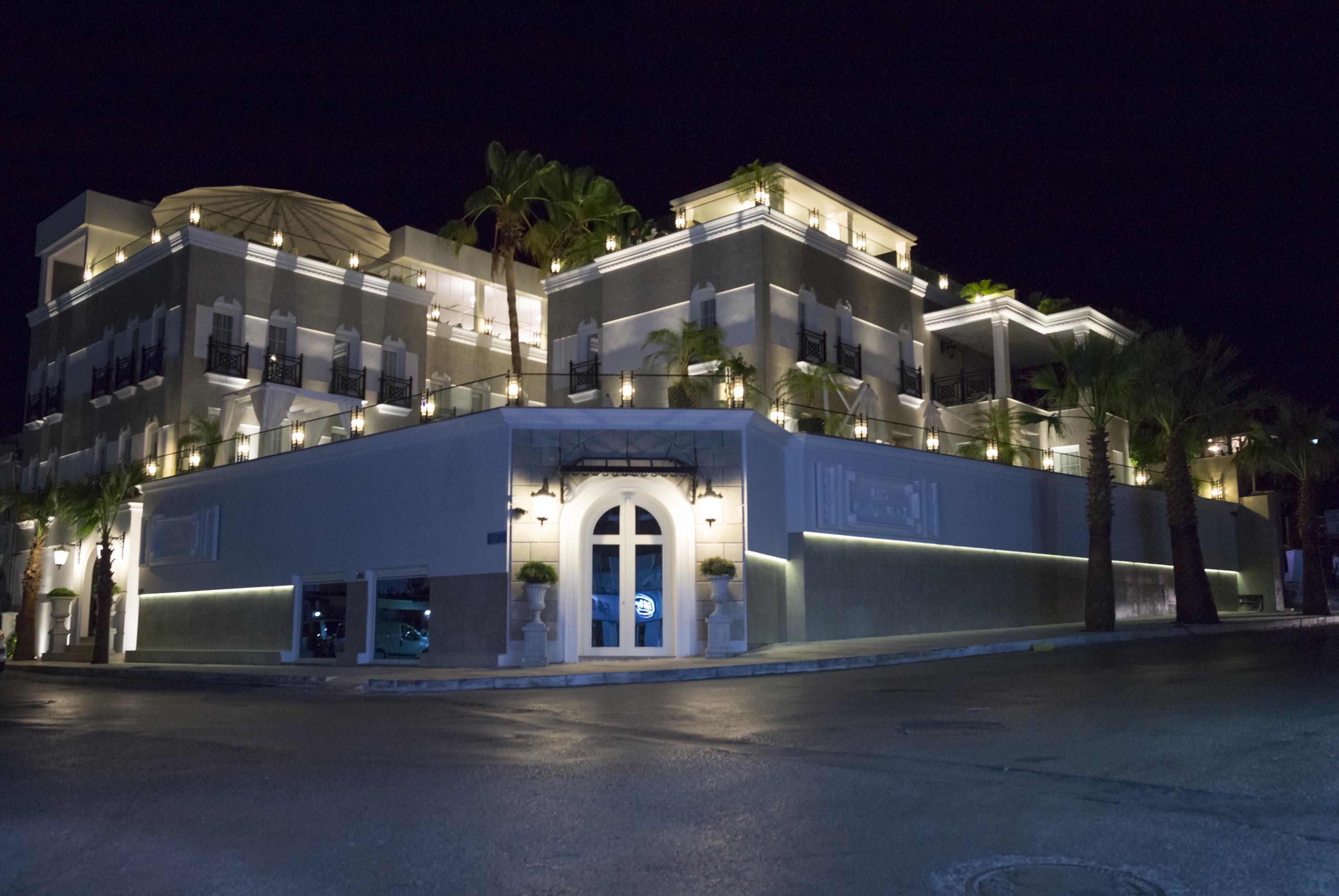 Ena Boutique Hotel 4*